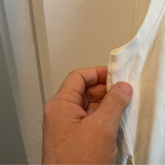 Denver Hayes large ‘soft’ Cream Sleeveless Tank Top - Picture 4 of 8